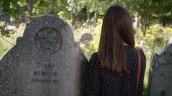 clara-oswald-grave-snowmen