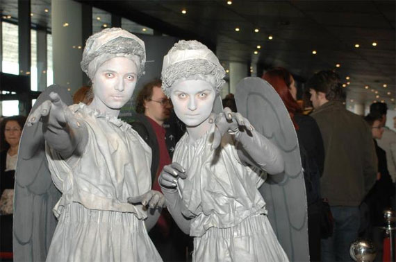 doctor-who-convention-2012-fan-angels